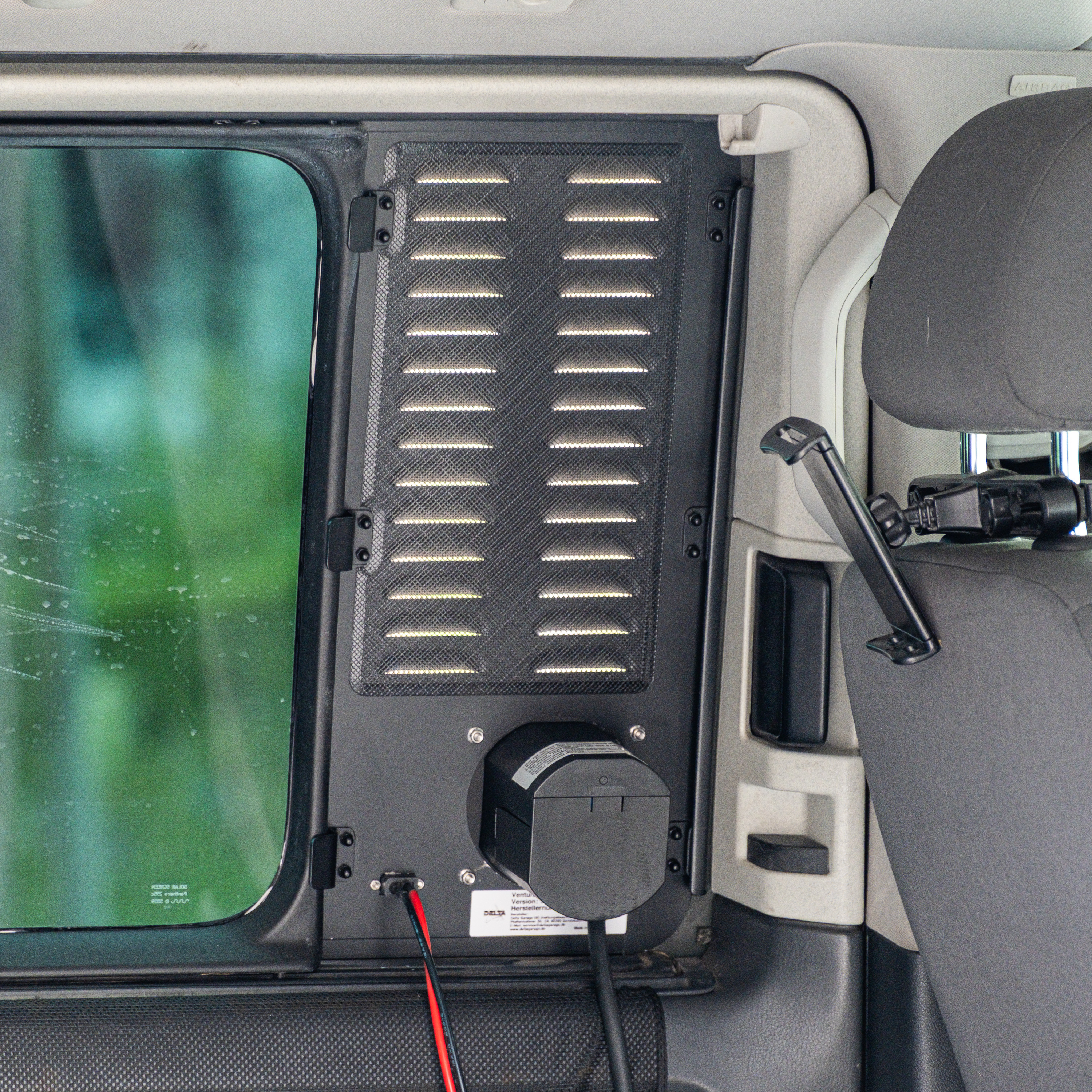 VenturaFlex – Lüftungsmodul mit CEE-Anschluss (RCD) und Fliegengitter, passend für VW T5, T6