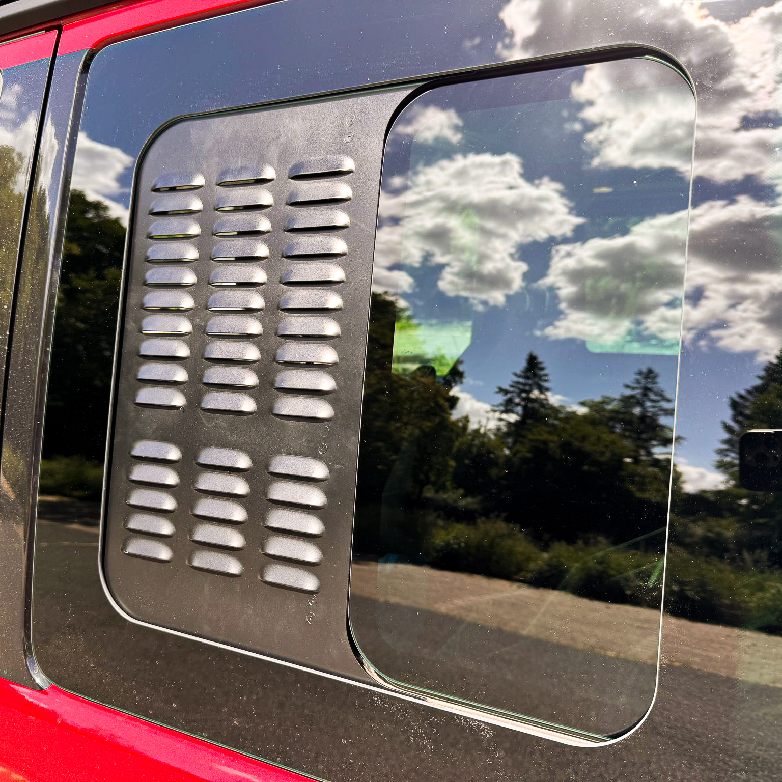 Lüftungsgitter VW T6.1 für das Schiebefenster
