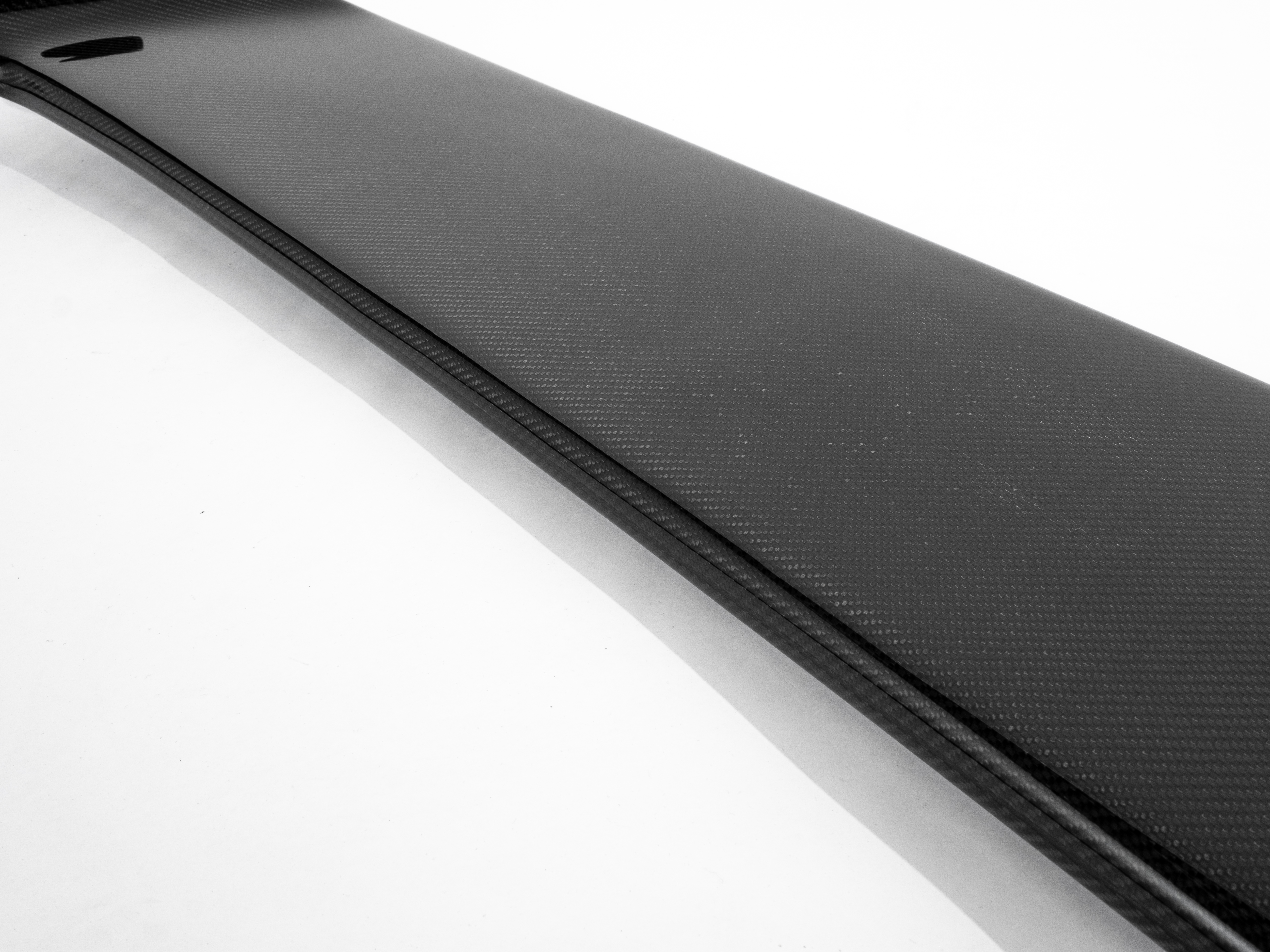 Dachspoiler Classic (GFK) & Exclusive (Carbon) – Nachbau, passend für VW T4
